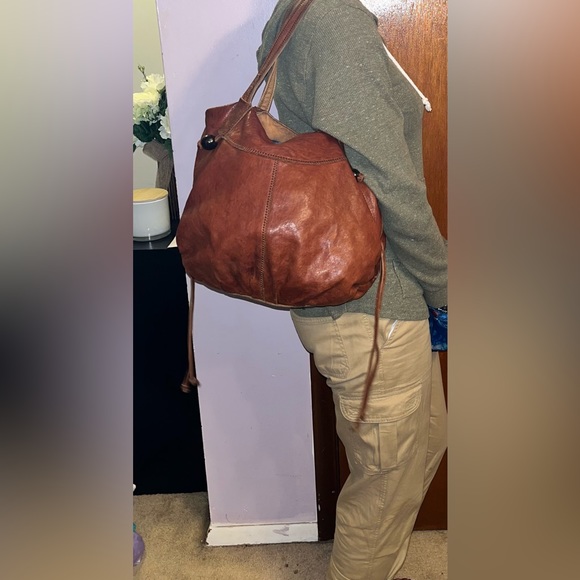 👝Brown and Round Genuine Leather Fossil Bag 🤩 - Picture 5 of 7